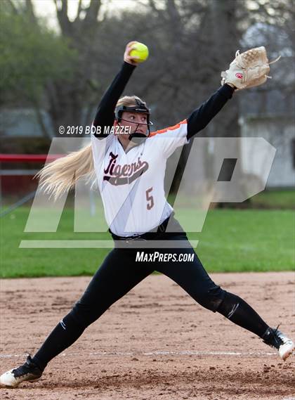 Thumbnail 1 in Wellsville @ Columbiana photogallery.