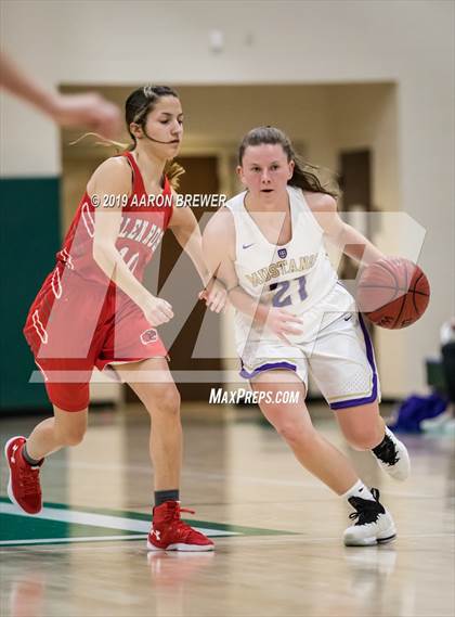 Thumbnail 1 in Central Arkansas Christian v Glen Rose (AAA 3A District Playoff) photogallery.
