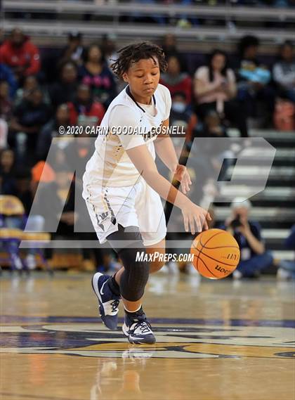 Thumbnail 2 in Weldon vs. Bishop McGuinness (NCHSAA 1A Regional Playoff) photogallery.