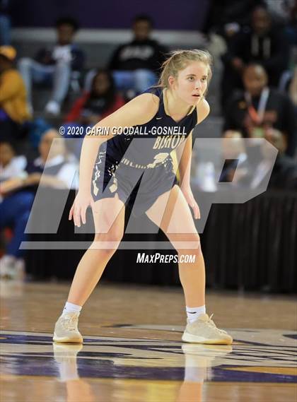 Thumbnail 3 in Weldon vs. Bishop McGuinness (NCHSAA 1A Regional Playoff) photogallery.