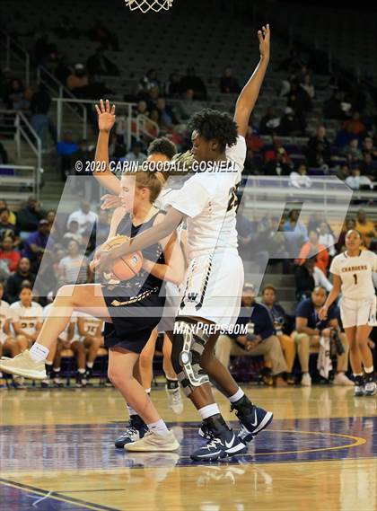 Thumbnail 2 in Weldon vs. Bishop McGuinness (NCHSAA 1A Regional Playoff) photogallery.