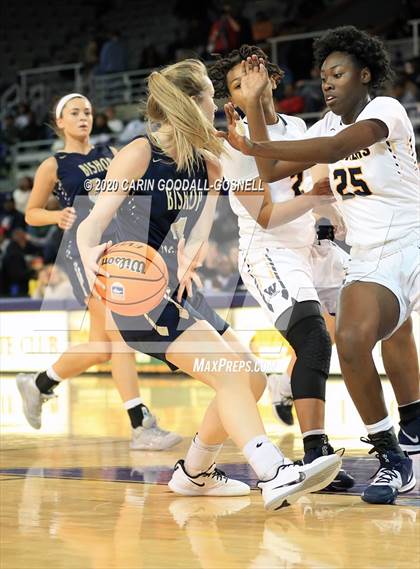 Thumbnail 3 in Weldon vs. Bishop McGuinness (NCHSAA 1A Regional Playoff) photogallery.