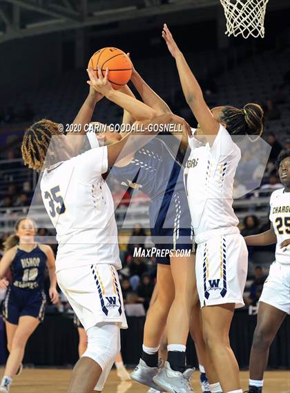 Thumbnail 3 in Weldon vs. Bishop McGuinness (NCHSAA 1A Regional Playoff) photogallery.