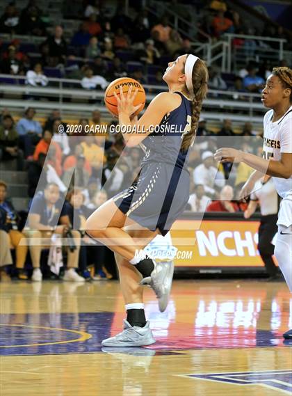 Thumbnail 2 in Weldon vs. Bishop McGuinness (NCHSAA 1A Regional Playoff) photogallery.