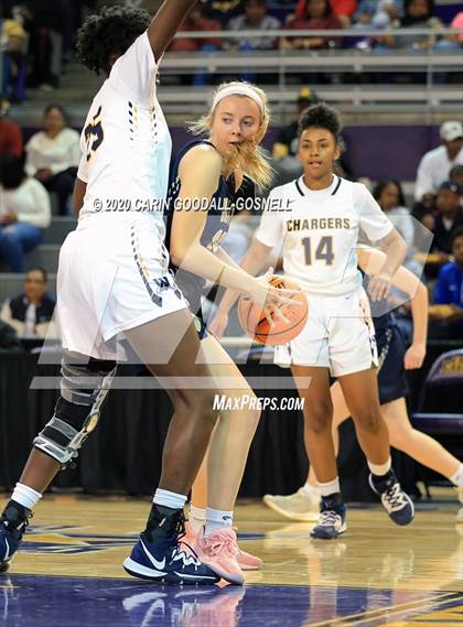 Thumbnail 1 in Weldon vs. Bishop McGuinness (NCHSAA 1A Regional Playoff) photogallery.