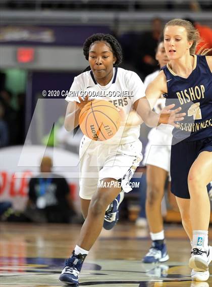 Thumbnail 3 in Weldon vs. Bishop McGuinness (NCHSAA 1A Regional Playoff) photogallery.