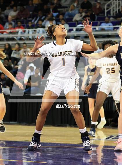 Thumbnail 2 in Weldon vs. Bishop McGuinness (NCHSAA 1A Regional Playoff) photogallery.