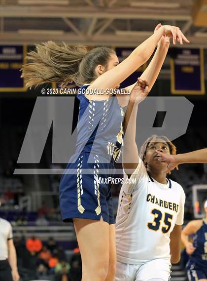 Thumbnail 3 in Weldon vs. Bishop McGuinness (NCHSAA 1A Regional Playoff) photogallery.