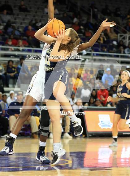 Thumbnail 2 in Weldon vs. Bishop McGuinness (NCHSAA 1A Regional Playoff) photogallery.