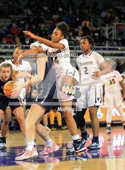 Thumbnail 3 in Weldon vs. Bishop McGuinness (NCHSAA 1A Regional Playoff) photogallery.