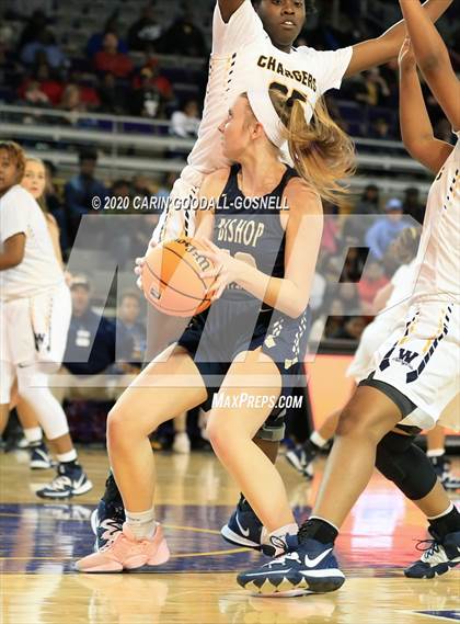 Thumbnail 2 in Weldon vs. Bishop McGuinness (NCHSAA 1A Regional Playoff) photogallery.