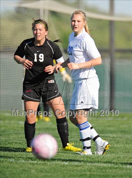 Thumbnail 3 in Bradford vs. Brookfield Central (Muskego Invite) photogallery.