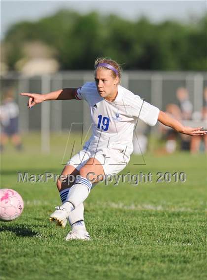Thumbnail 3 in Bradford vs. Brookfield Central (Muskego Invite) photogallery.