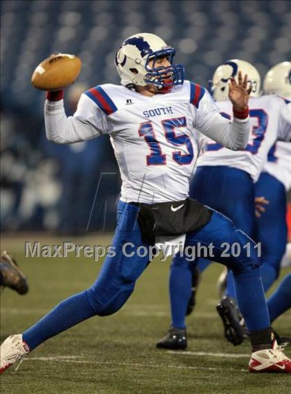 Thumbnail 2 in Williamsville South vs. Sweet Home (Section 6 Class A Final) photogallery.