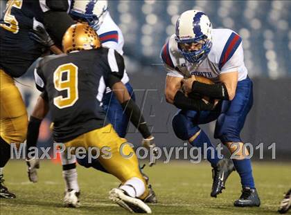 Thumbnail 3 in Williamsville South vs. Sweet Home (Section 6 Class A Final) photogallery.