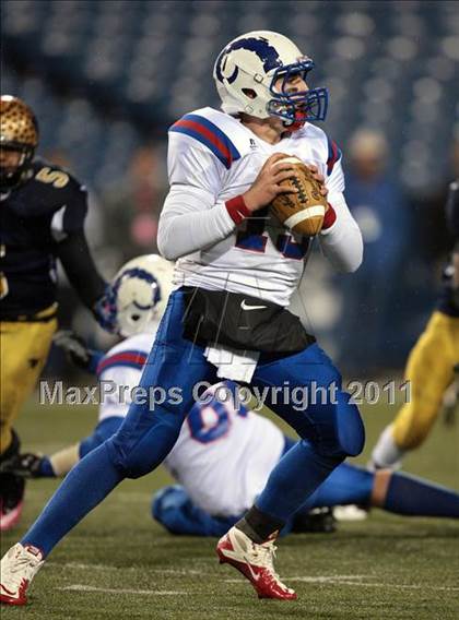 Thumbnail 1 in Williamsville South vs. Sweet Home (Section 6 Class A Final) photogallery.