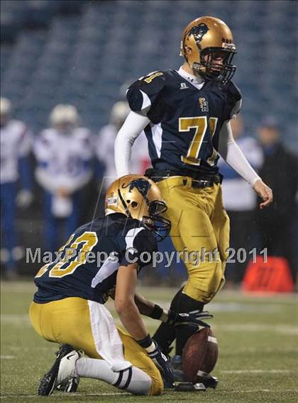Thumbnail 3 in Williamsville South vs. Sweet Home (Section 6 Class A Final) photogallery.