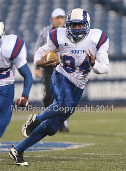 Thumbnail 1 in Williamsville South vs. Sweet Home (Section 6 Class A Final) photogallery.