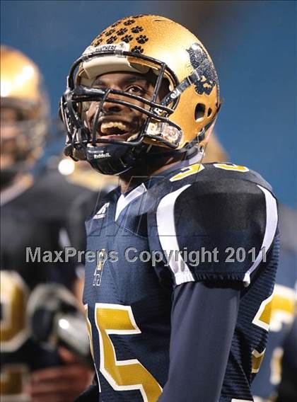 Thumbnail 1 in Williamsville South vs. Sweet Home (Section 6 Class A Final) photogallery.