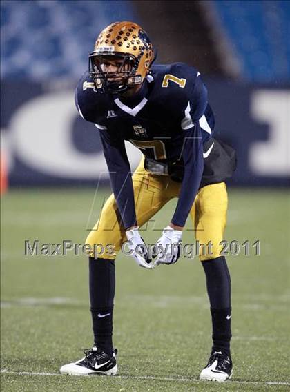 Thumbnail 1 in Williamsville South vs. Sweet Home (Section 6 Class A Final) photogallery.