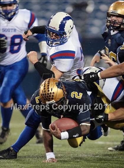 Thumbnail 3 in Williamsville South vs. Sweet Home (Section 6 Class A Final) photogallery.