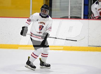 Thumbnail 3 in East Haven @ Westhill/Stamford photogallery.