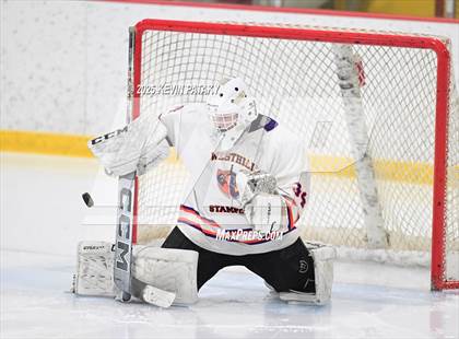 Thumbnail 2 in East Haven @ Westhill/Stamford photogallery.