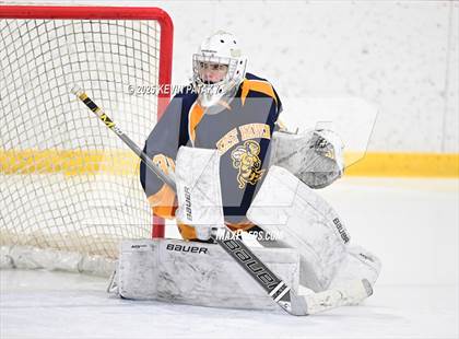 Thumbnail 2 in East Haven @ Westhill/Stamford photogallery.