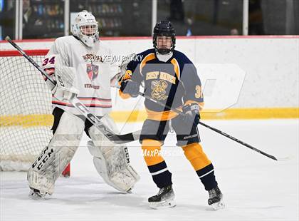 Thumbnail 3 in East Haven @ Westhill/Stamford photogallery.