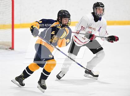 Thumbnail 2 in East Haven @ Westhill/Stamford photogallery.