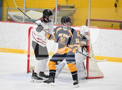 Thumbnail 2 in East Haven @ Westhill/Stamford photogallery.