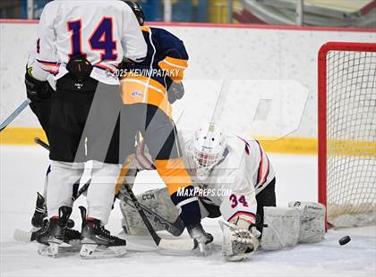 Thumbnail 1 in East Haven @ Westhill/Stamford photogallery.