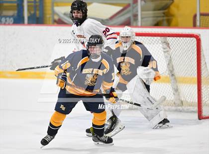 Thumbnail 2 in East Haven @ Westhill/Stamford photogallery.