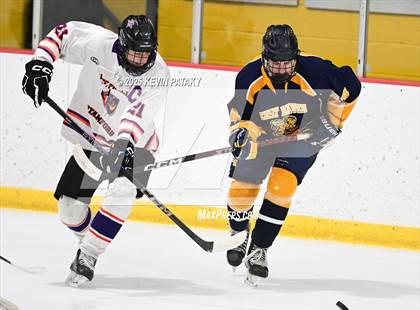 Thumbnail 2 in East Haven @ Westhill/Stamford photogallery.