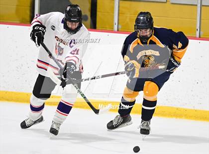 Thumbnail 2 in East Haven @ Westhill/Stamford photogallery.