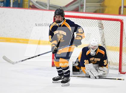 Thumbnail 1 in East Haven @ Westhill/Stamford photogallery.