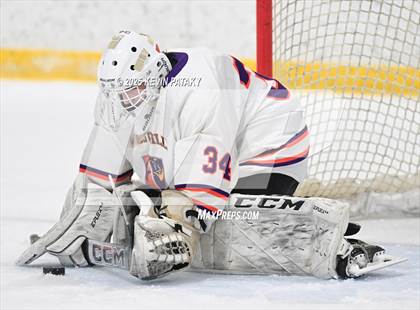 Thumbnail 3 in East Haven @ Westhill/Stamford photogallery.