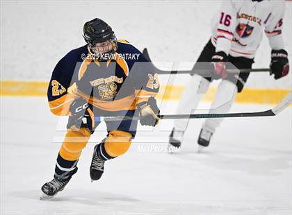 Thumbnail 2 in East Haven @ Westhill/Stamford photogallery.