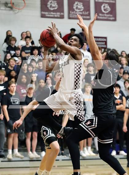 Thumbnail 1 in Maryville @ Bearden (D4AAA Championship) photogallery.