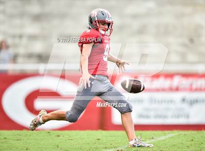 Thumbnail 2 in Wade Hampton vs Hillcrest (Greenville Jamboree) photogallery.