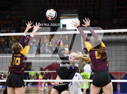 Thumbnail 2 in Lutheran vs. Alamosa (CHSAA 3A Quarter-Fina) photogallery.