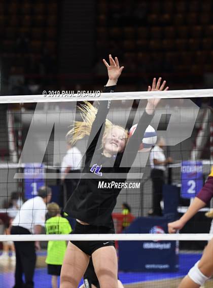 Thumbnail 2 in Lutheran vs. Alamosa (CHSAA 3A Quarter-Fina) photogallery.