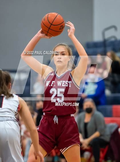 Thumbnail 3 in WF West vs. R.A. Long (WIAA 2A District Playoff) photogallery.