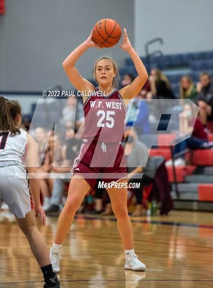 Thumbnail 2 in WF West vs. R.A. Long (WIAA 2A District Playoff) photogallery.