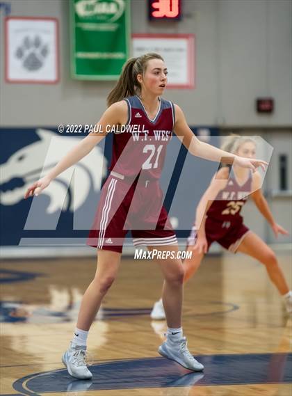 Thumbnail 1 in WF West vs. R.A. Long (WIAA 2A District Playoff) photogallery.