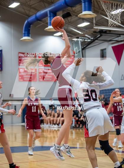 Thumbnail 2 in WF West vs. R.A. Long (WIAA 2A District Playoff) photogallery.