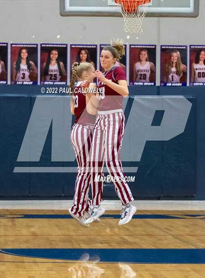 Thumbnail 3 in WF West vs. R.A. Long (WIAA 2A District Playoff) photogallery.