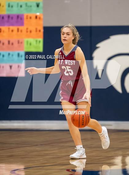 Thumbnail 3 in WF West vs. R.A. Long (WIAA 2A District Playoff) photogallery.