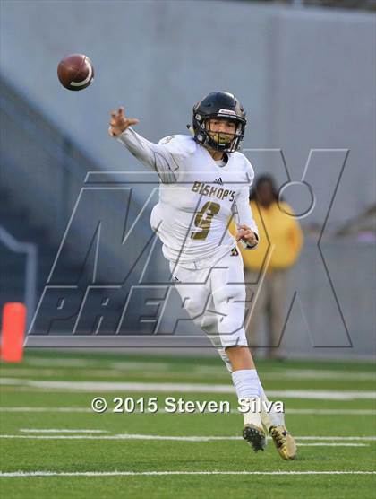 Thumbnail 1 in Bishop's vs. Mater Dei Catholic (CIF SDS D4 Final) photogallery.