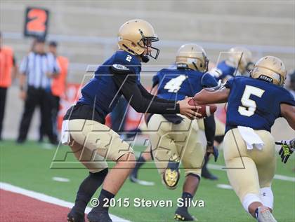 Thumbnail 2 in Bishop's vs. Mater Dei Catholic (CIF SDS D4 Final) photogallery.
